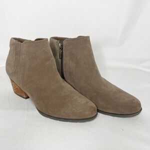 Blondo Waterproof Brown Block Heel Ankle Boots Size 9